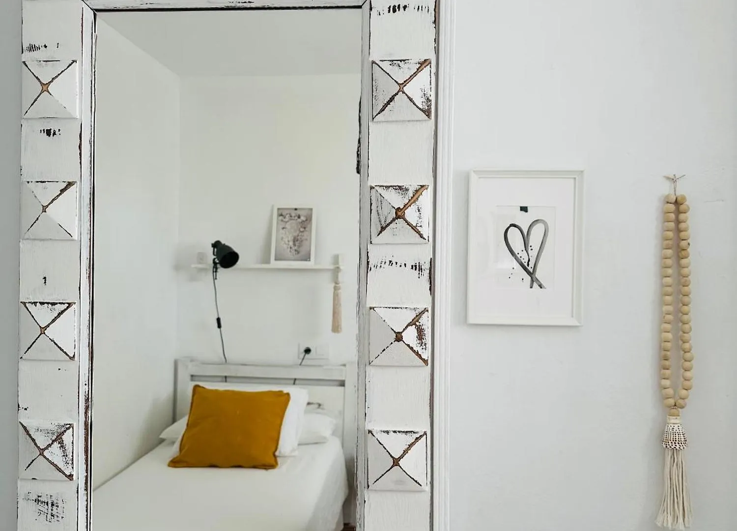 Charming & Cosy Beach Apartment 托雷莫利诺斯